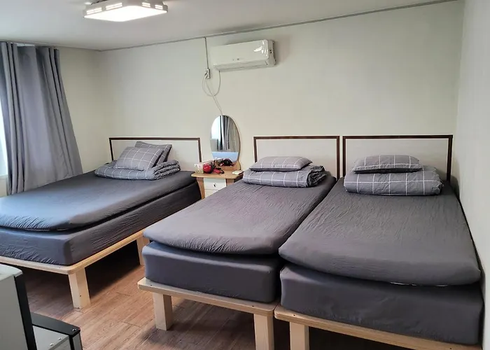 Hostel Able Hongdae *