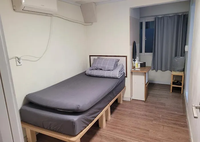 Hostel Able Hongdae *