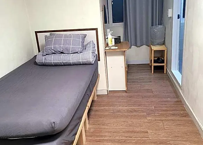 Hostel Able Hongdae *